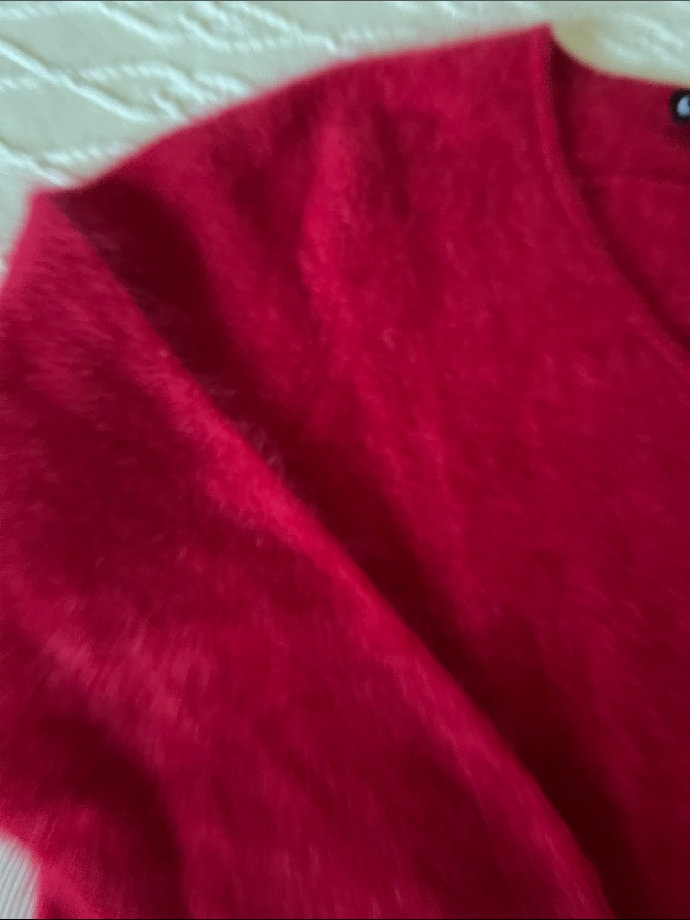 C by Bloomingdale's Cashmere V-Neck Sweater Berry Red Medium NWT - Picture 3 of 7